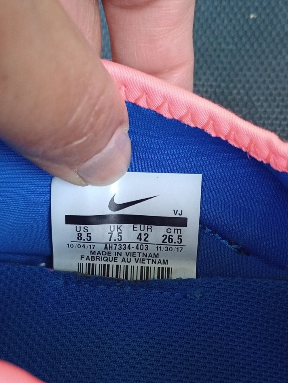 Nike Blue‎ and Pink Athletic Shoes - Picture 4 of 9